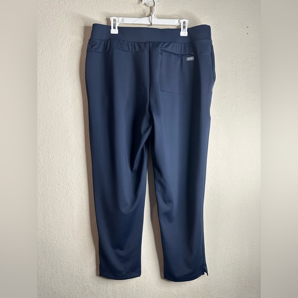 Sold!!!! FIGS Tena FORMx Slim Tapered Scrub Pants navy size 2X NWT - Picture 6 of 9